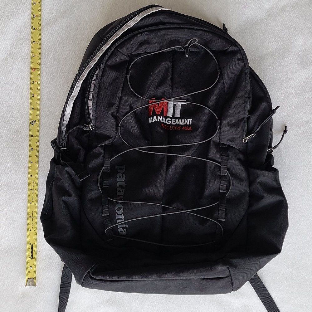 Patagonia Chacabuco 30L backpack in black (style 47927)